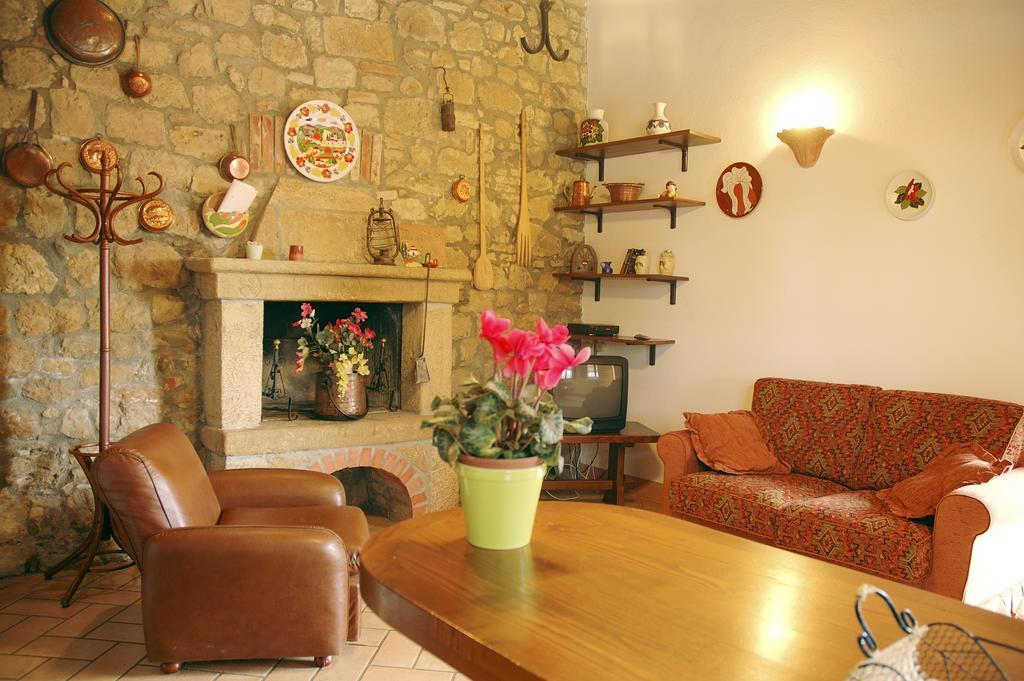Agriturismo Palazzo Conti - B Pienza Exterior photo